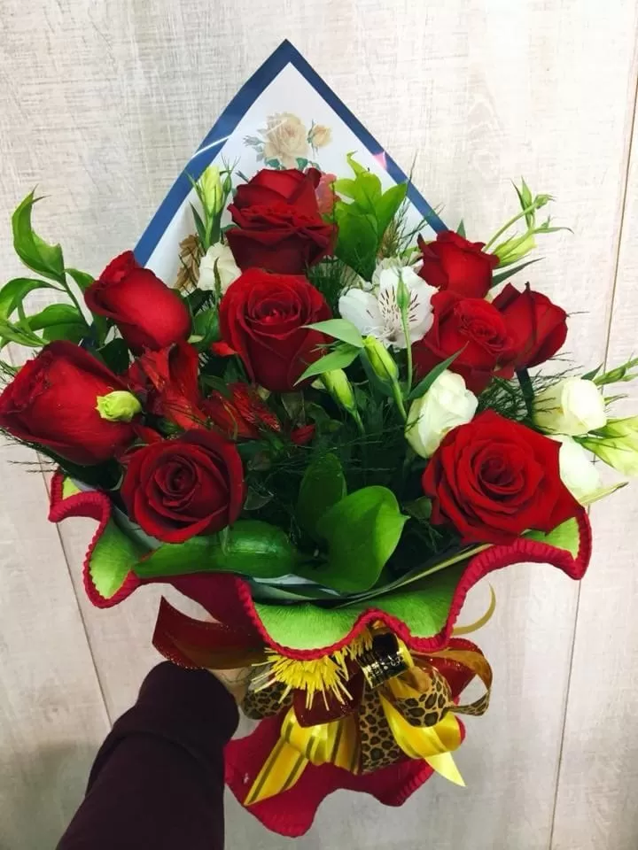 9 Rosas